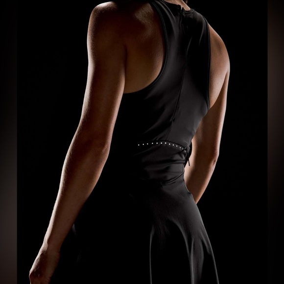 Lululemon | Nulux Running Dress 8” | Sz 8 - Picture 3 of 9